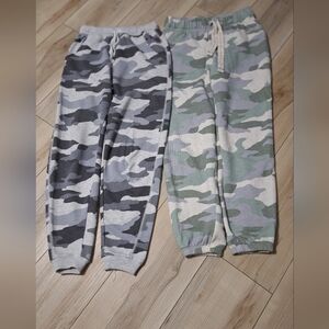 Aerie - 2 Pairs of Camo Joggers In Gray and Green